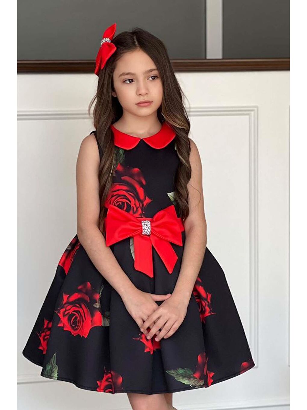 Kız Çocuk Bebe Yaka Gül Baskılı Siyah Elbise