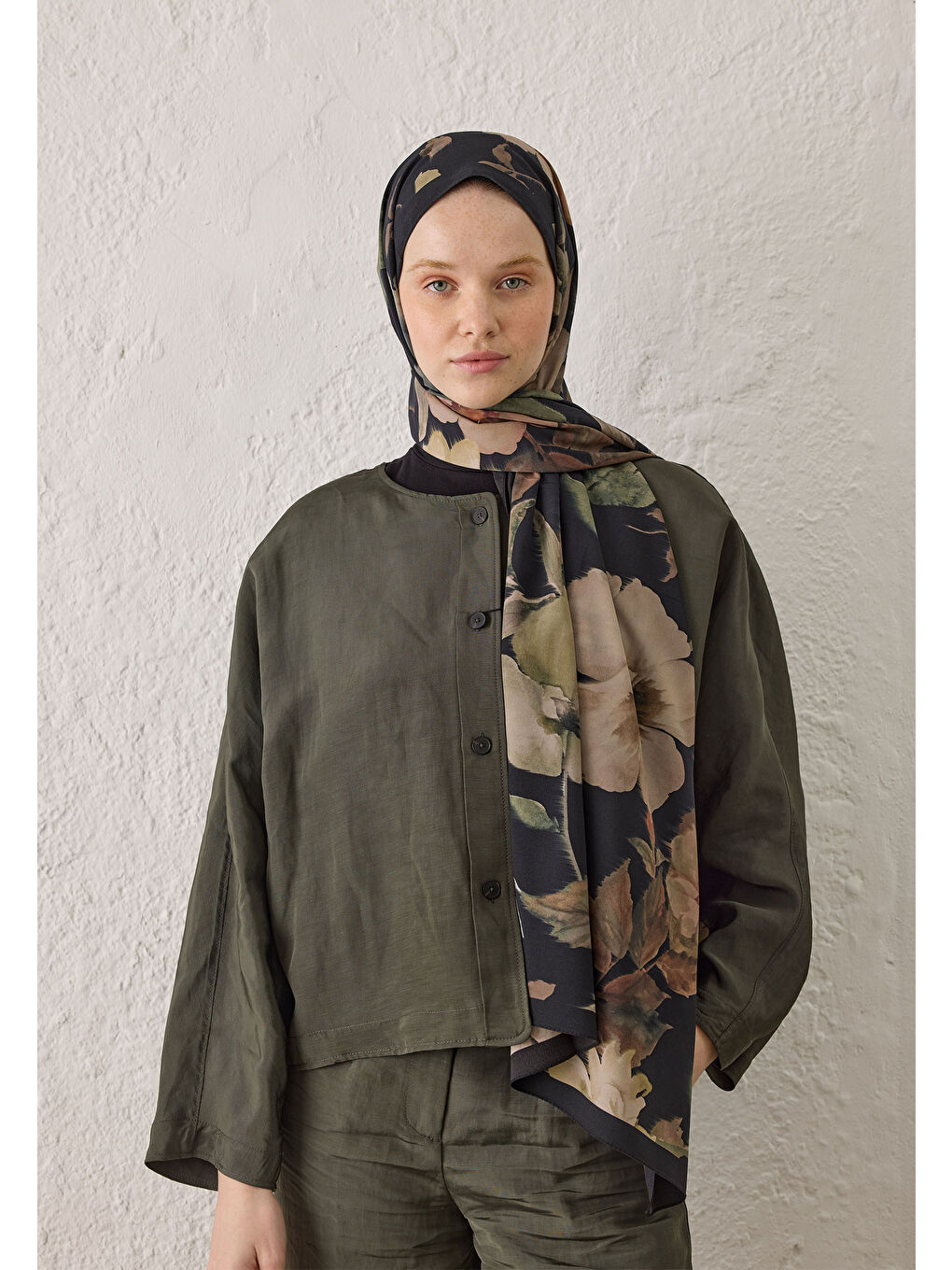 Soft Garden Desen Şal Siyah-3