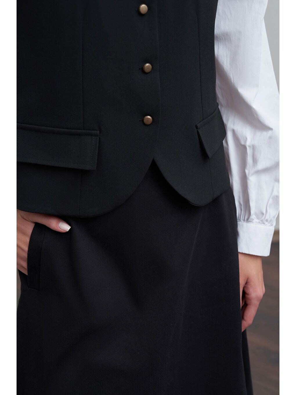 Siyah-V Yaka Polyviscon Yelek-4