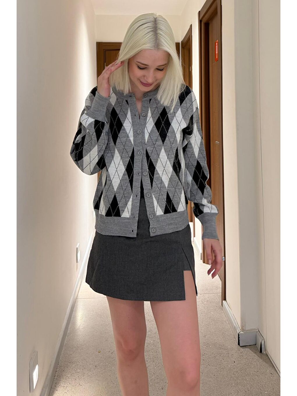 Gri Baklava Desenli Bisiklet Yaka Kadın Hırka Mg2496