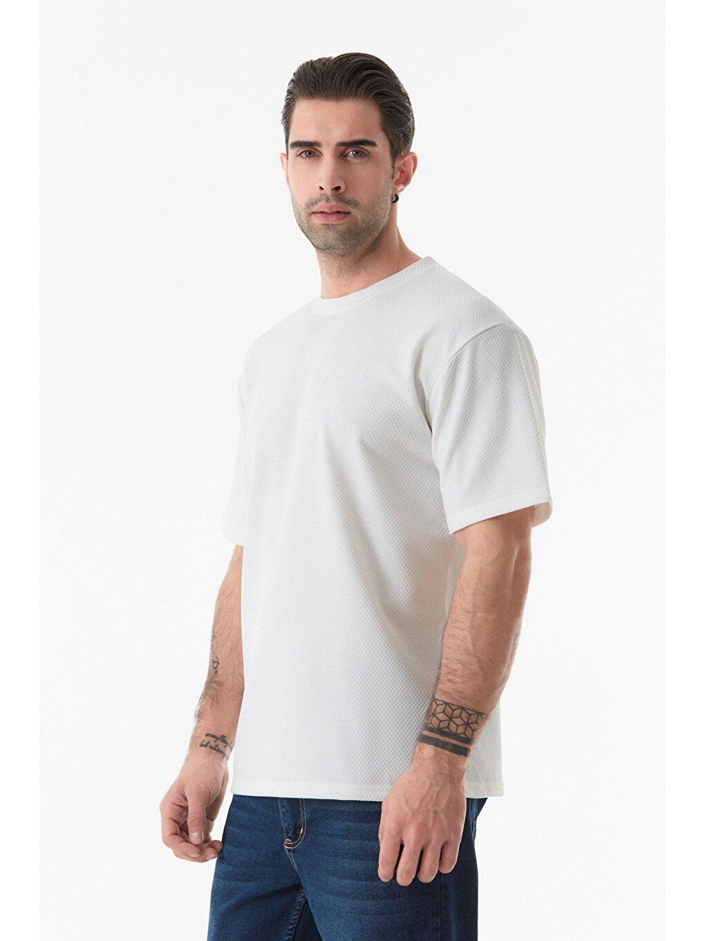 Ekru Jakarlı Bisiklet Yaka Tişört-2