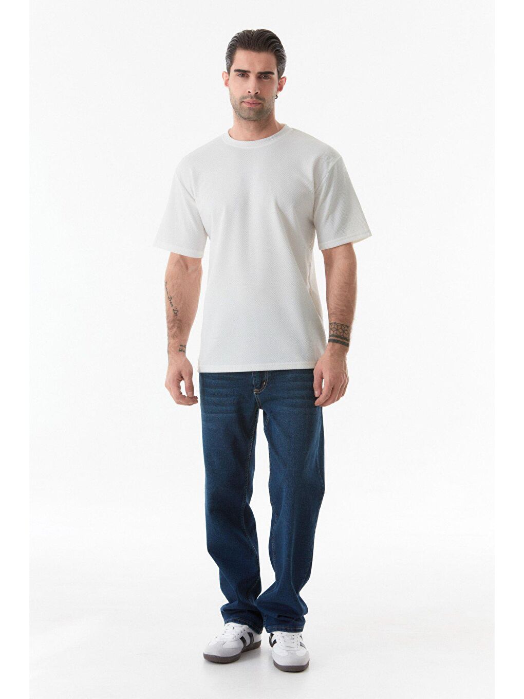 Ekru Jakarlı Bisiklet Yaka Tişört-4