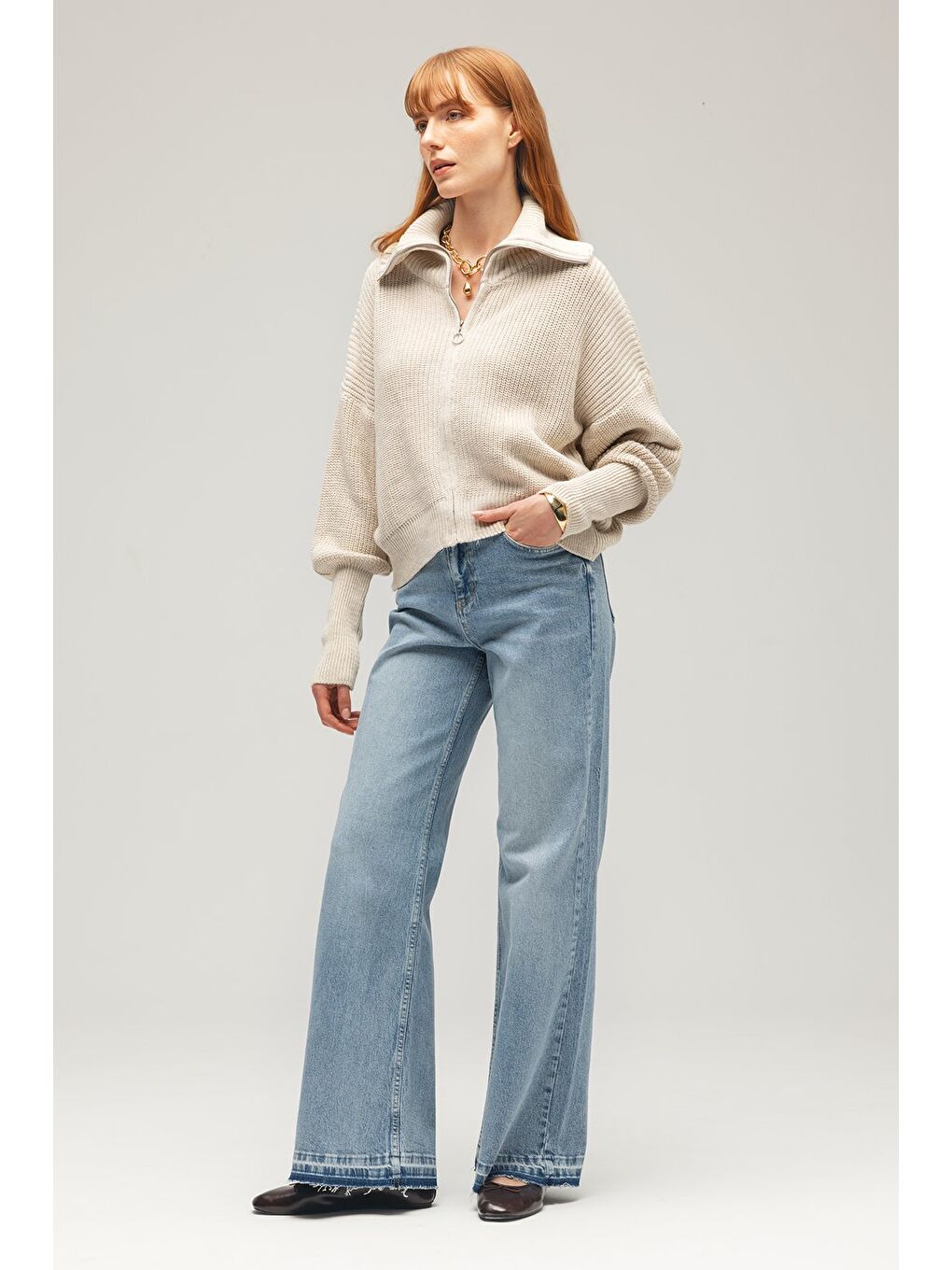 Bej Taş Kadın Oversize Uzun Kollu Fermuarlı Yarım Balıkçı Yaka Triko Hırka-2