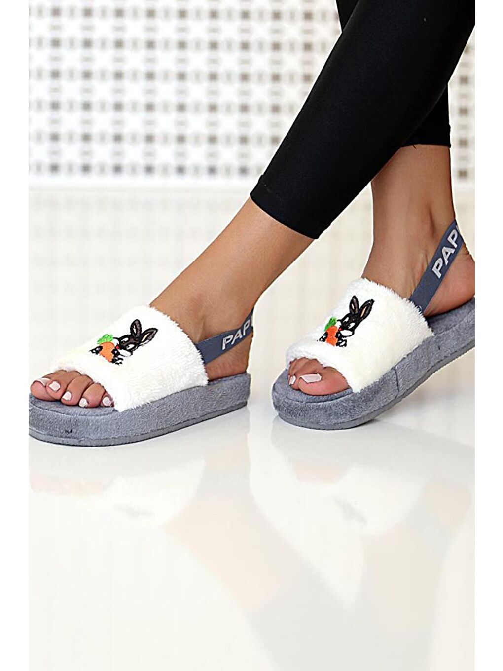 Gri Figürlü Arkası Lastikli Pelüş Çocuk Ev Terliği-1