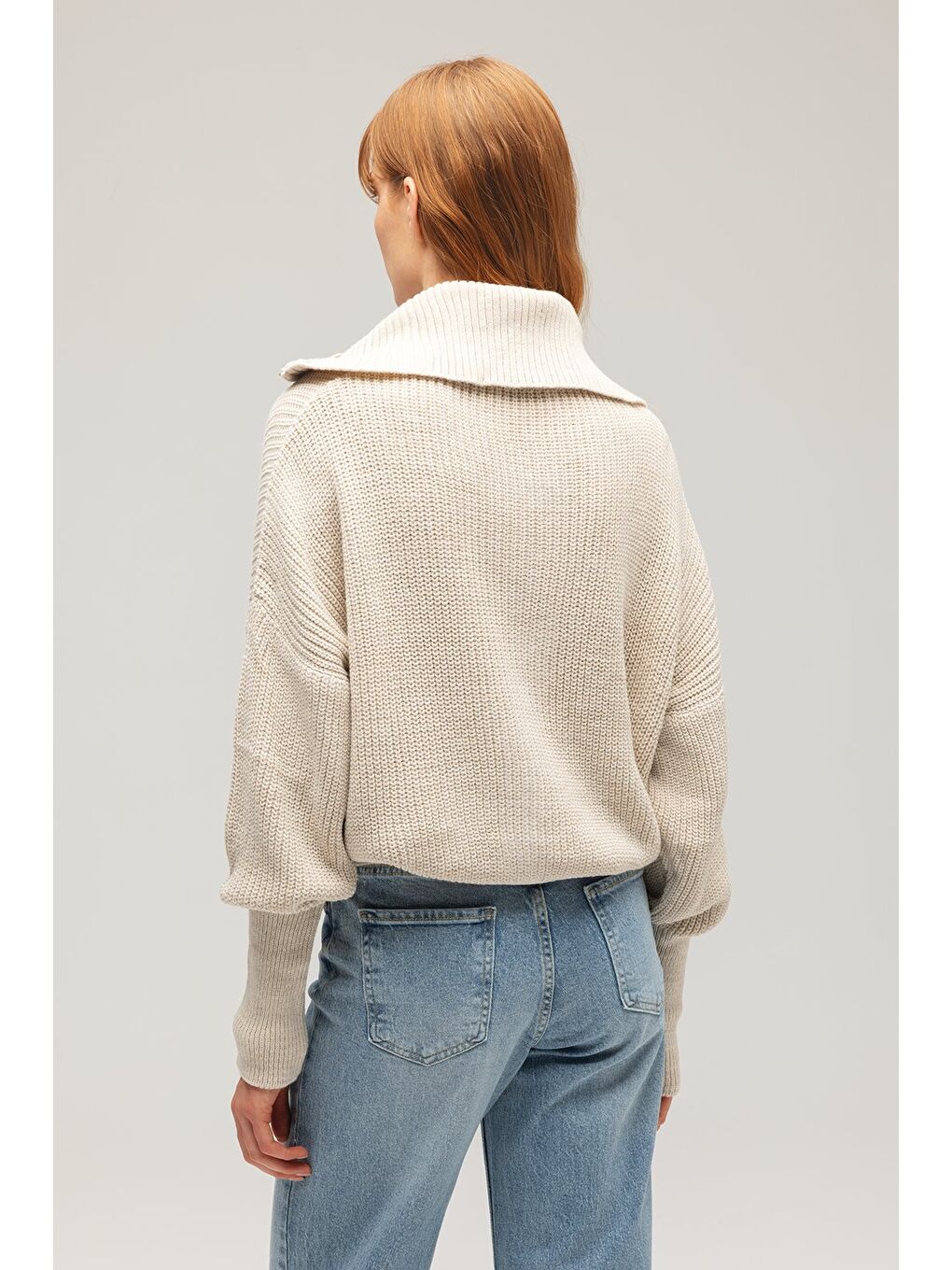 Bej Taş Kadın Oversize Uzun Kollu Fermuarlı Yarım Balıkçı Yaka Triko Hırka-5