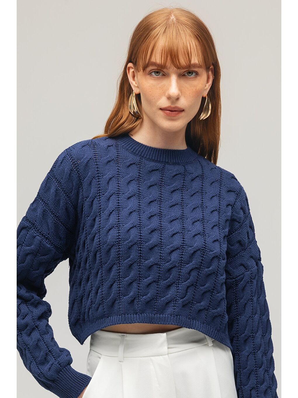 Lacivert Kadın Saç Örgü Detaylı Crop Triko Kazak