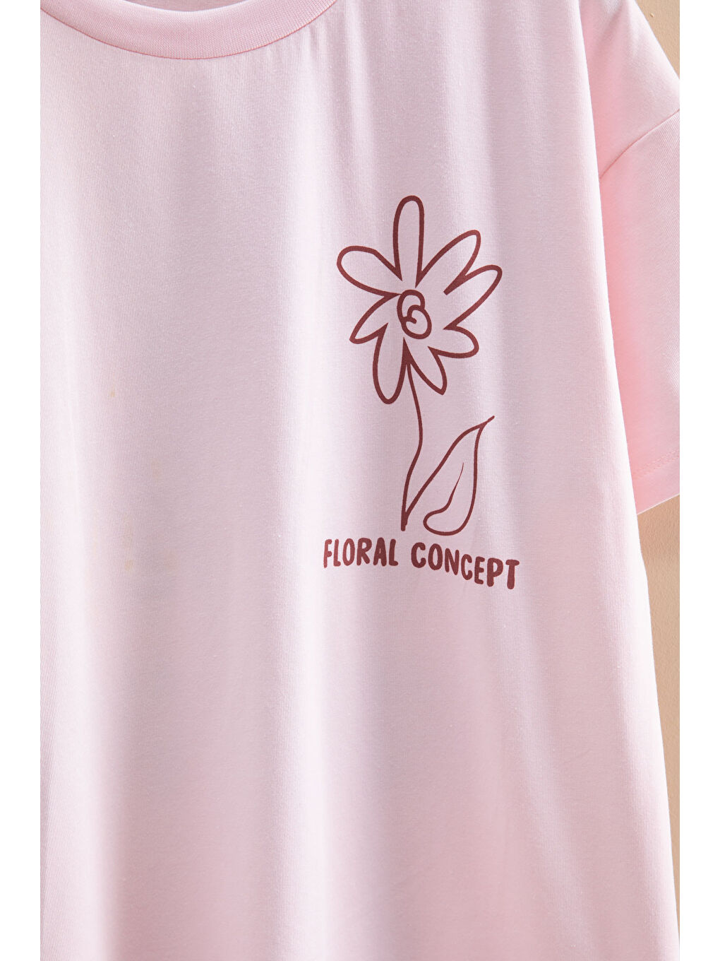 Pembe Çiçek Baskılı Sırtı Yazılı Kız Çocuk Bisiklet Yaka Tişört 20965-1