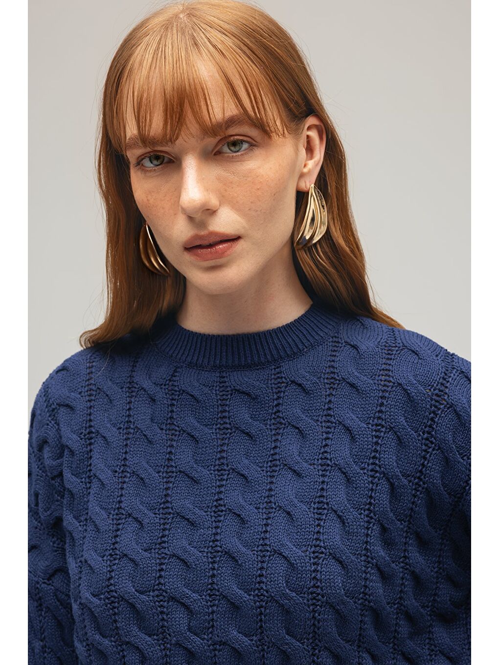 Lacivert Kadın Saç Örgü Detaylı Crop Triko Kazak-1