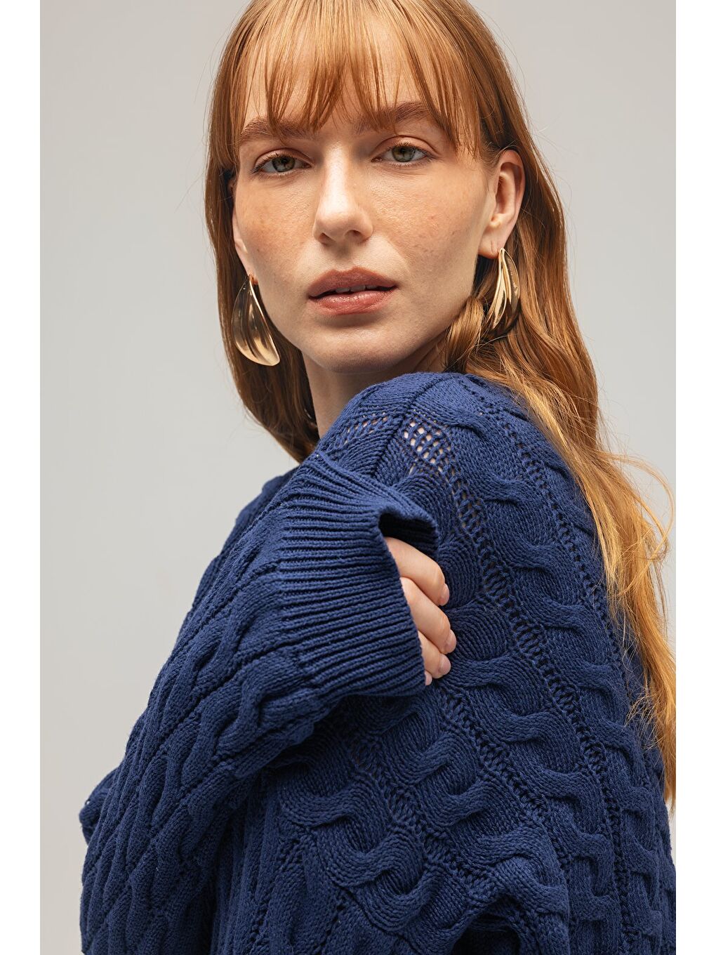 Lacivert Kadın Saç Örgü Detaylı Crop Triko Kazak-2