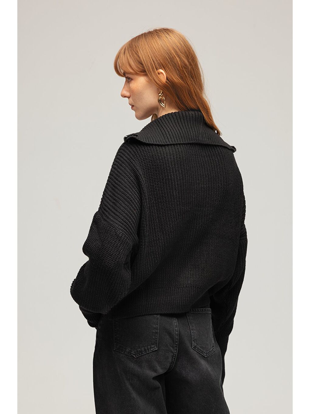 Siyah Kadın Oversize Uzun Kollu Fermuarlı Yarım Balıkçı Yaka Triko Hırka-4