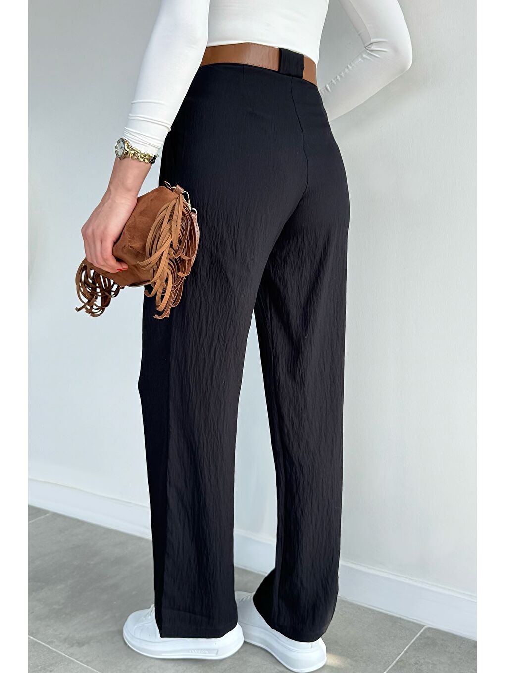 Siyah Deri Kemerli Pileli Bol Paça Berussa Pantolon-3