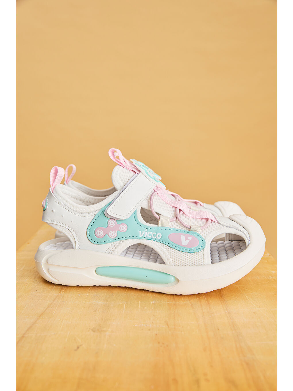 Rocket Işıklı Kız Okul Öncesi Beyaz Sandalet-1