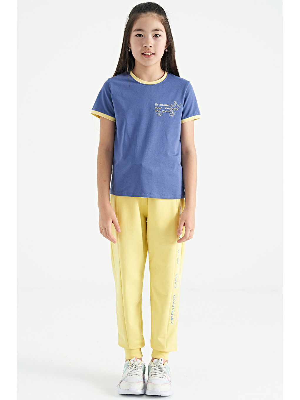 Mor Açık Eflatun Minimal Yazı Baskılı O Yaka Rahat Form Kısa Kollu Kız Çocuk Tişört - 75110-4