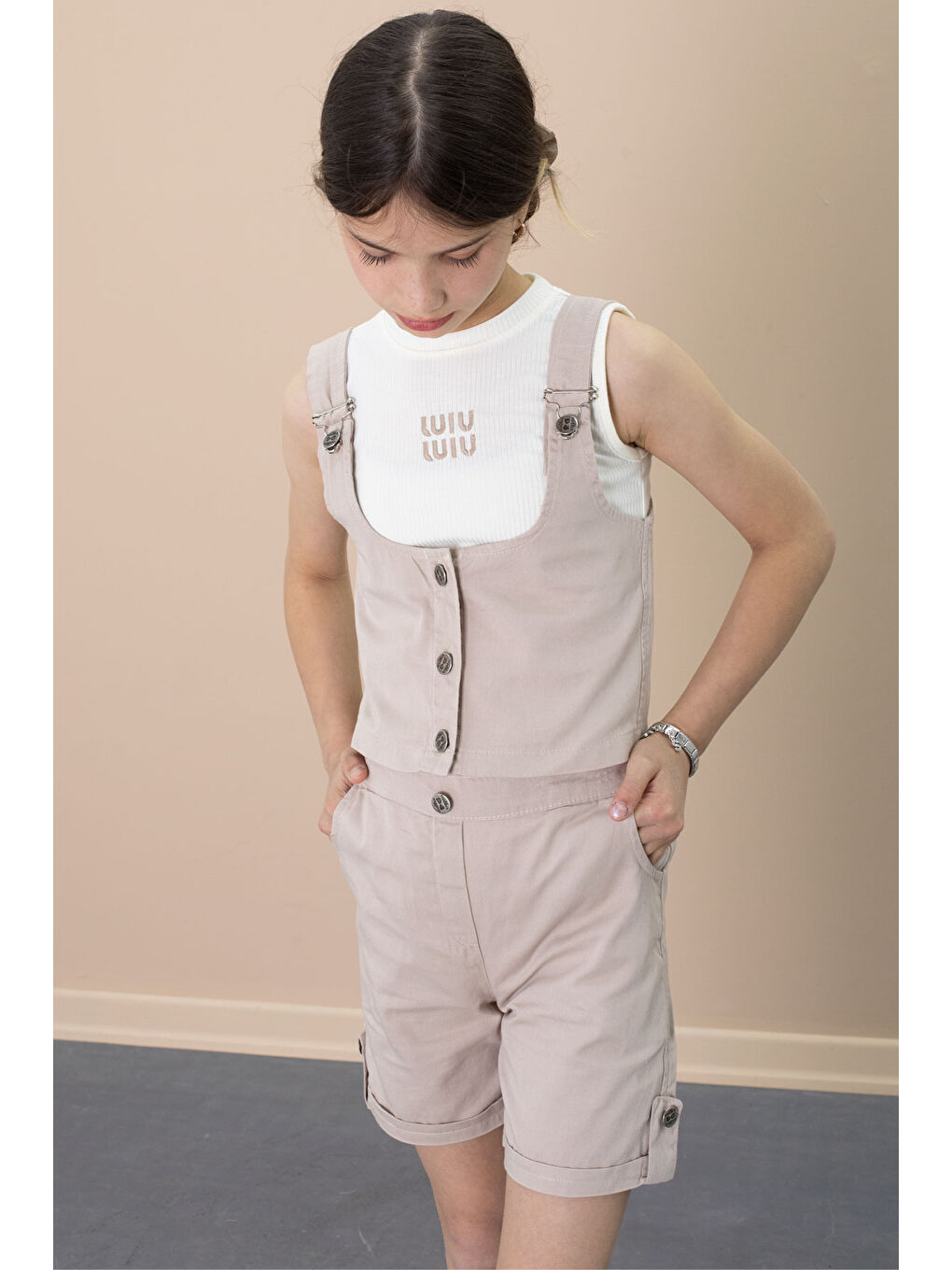 Bej Sıfır Kol Badili Düğmeli Yelekli Kız Çocuk 3lü Şortlu Takım 21033-3