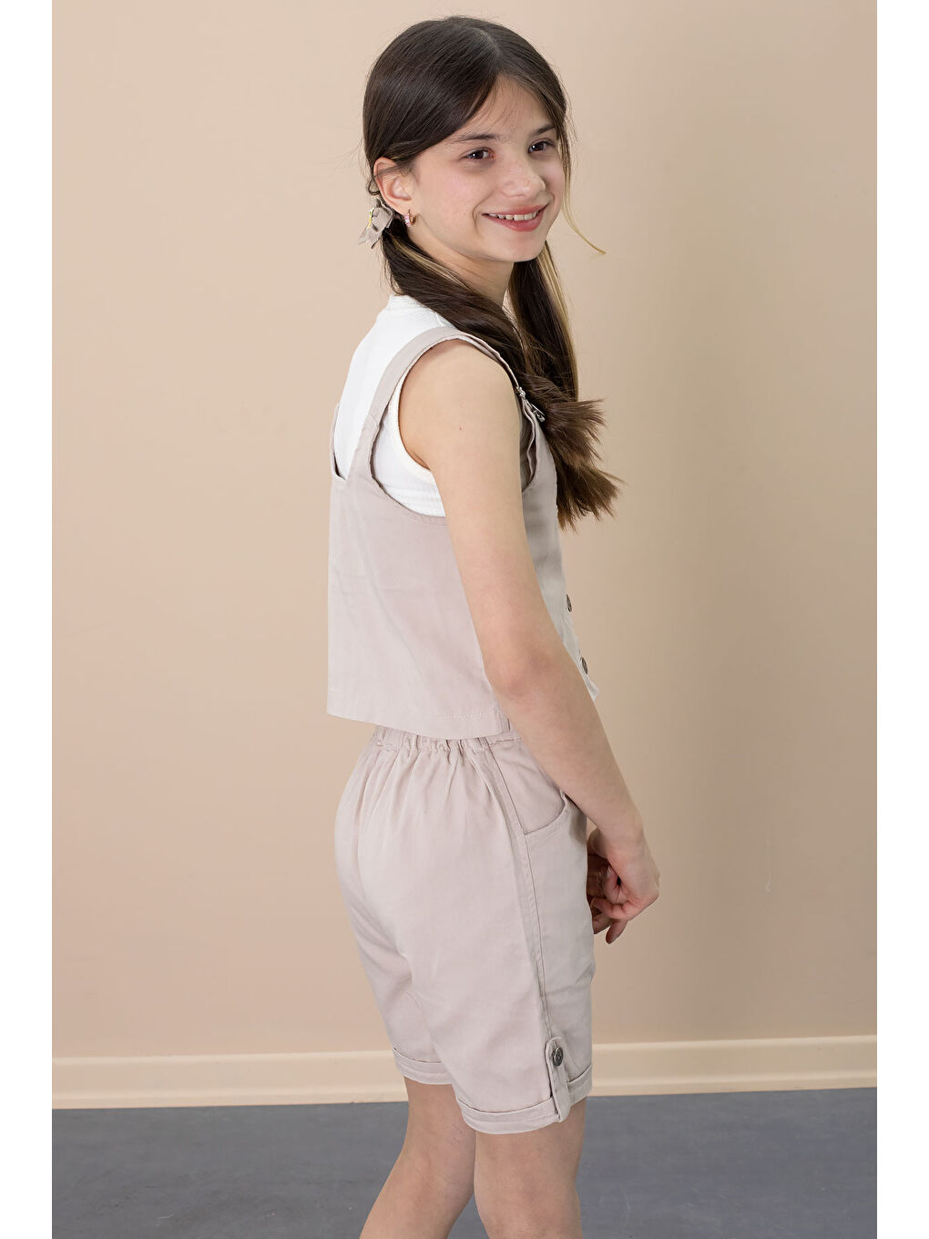 Bej Sıfır Kol Badili Düğmeli Yelekli Kız Çocuk 3lü Şortlu Takım 21033-4