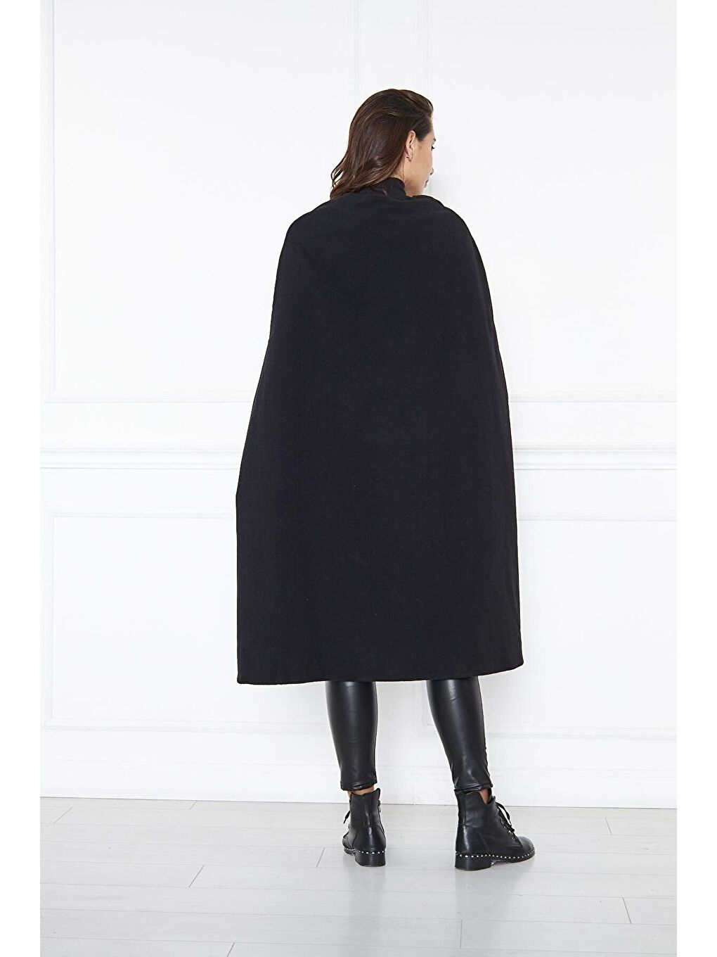 Kadın Trend Düğmeli Siyah Kaşe Pelerin Panço-1