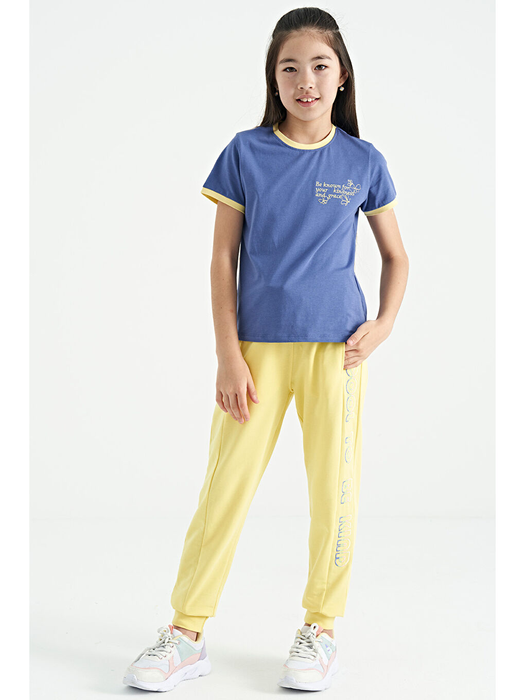 Mor Açık Eflatun Minimal Yazı Baskılı O Yaka Rahat Form Kısa Kollu Kız Çocuk Tişört - 75110-8