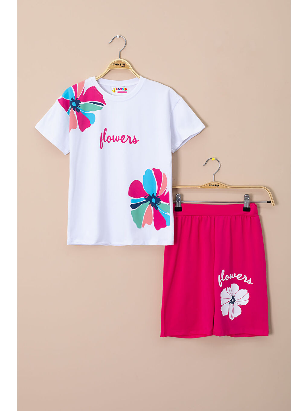 Fuşya Omzu Çiçek Baskılı Tİşörtlü Şortlu Kız Çocuk 2li Takım 21068