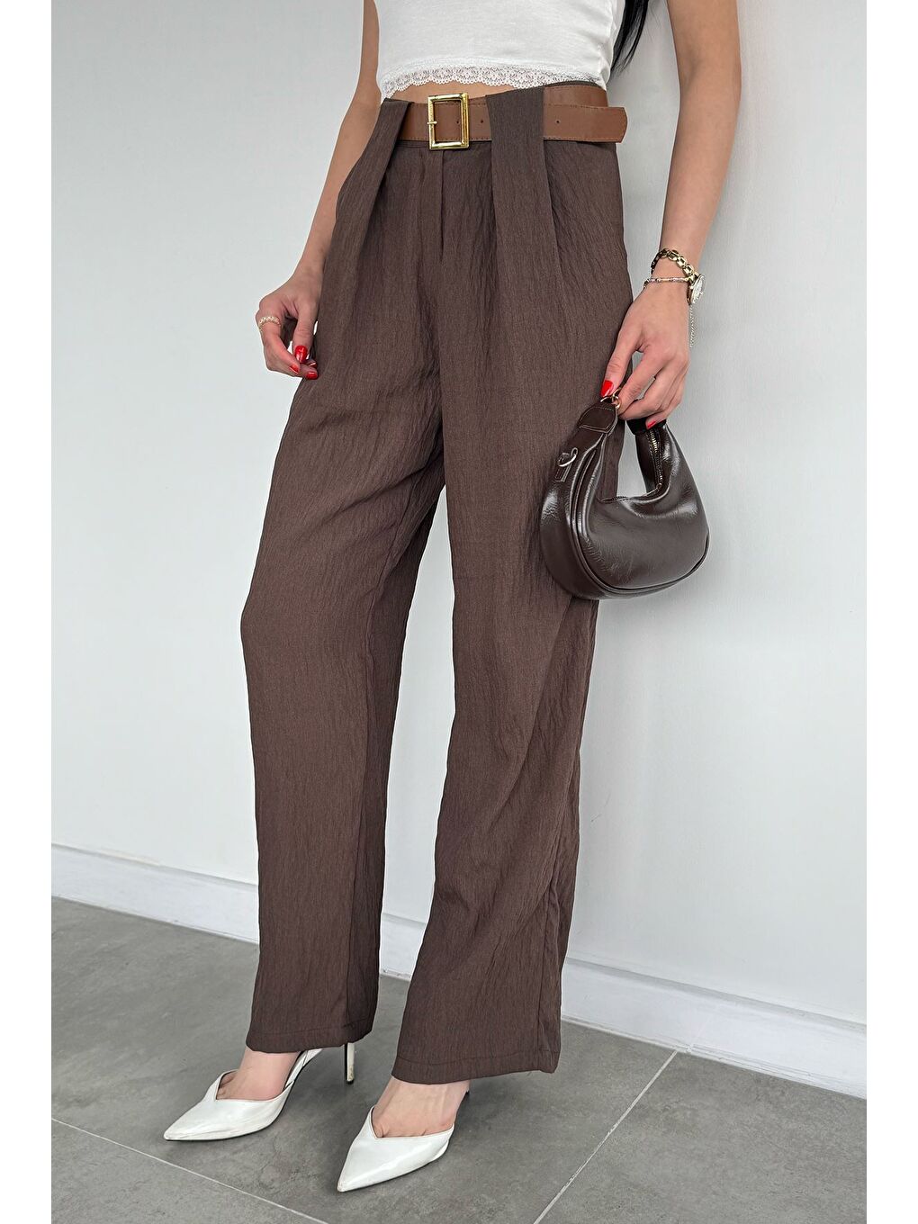 Kahverengi Deri Kemerli Pileli Bol Paça Berussa Pantolon-1