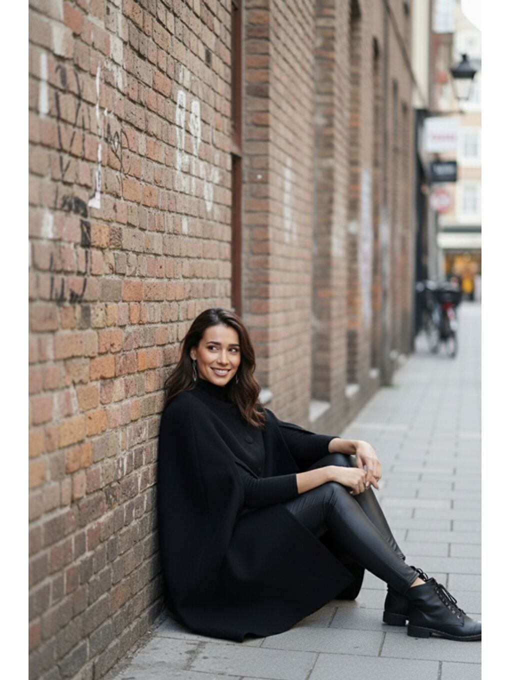 Kadın Trend Düğmeli Siyah Kaşe Pelerin Panço-4