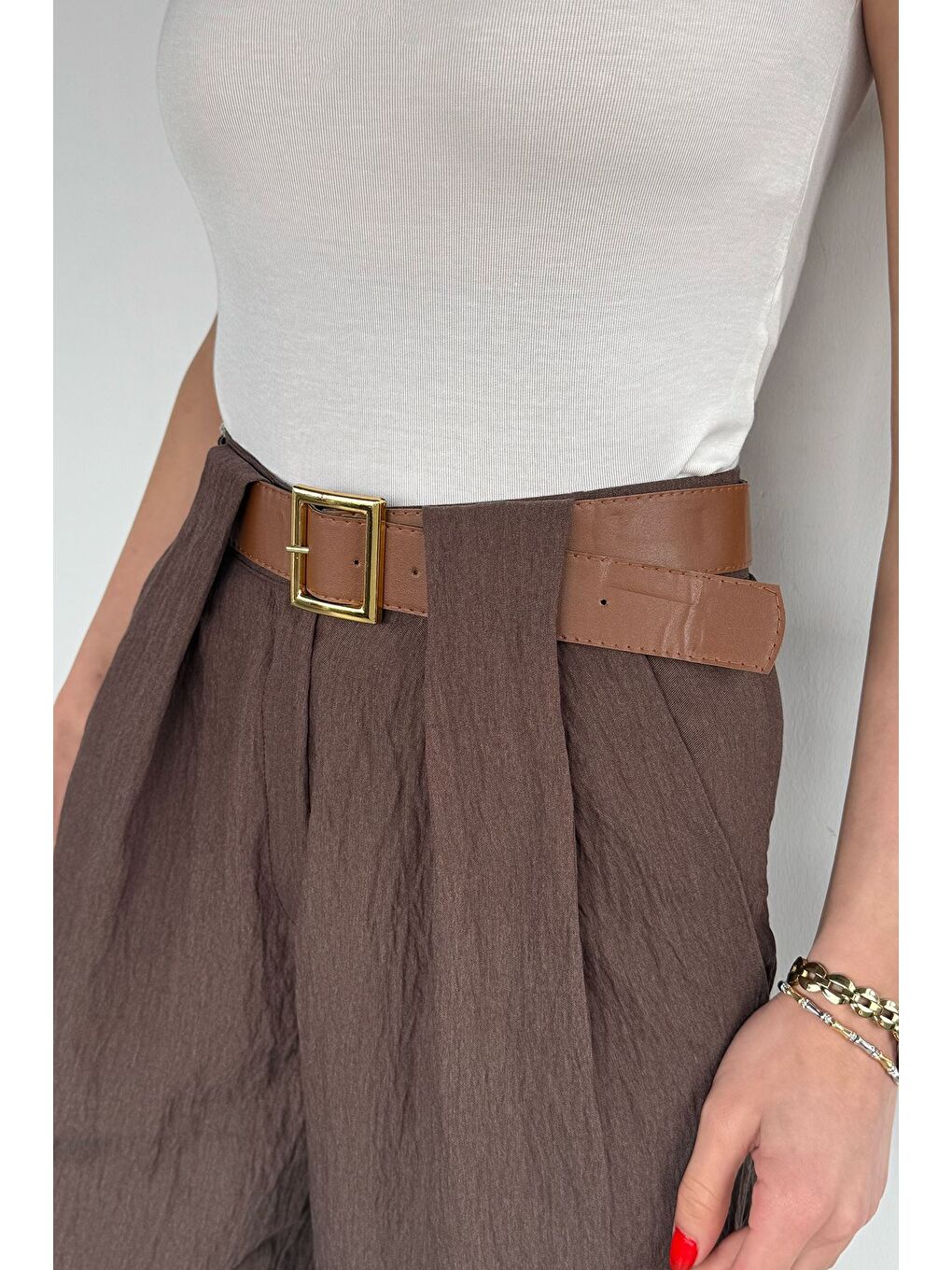 Kahverengi Deri Kemerli Pileli Bol Paça Berussa Pantolon-2