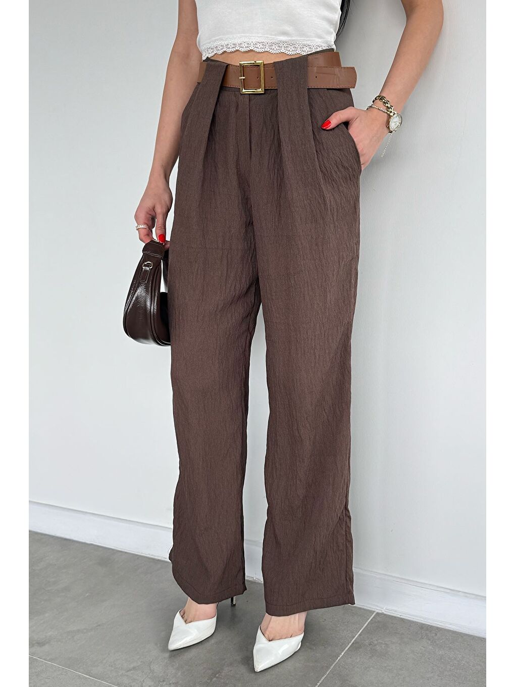 Kahverengi Deri Kemerli Pileli Bol Paça Berussa Pantolon-3