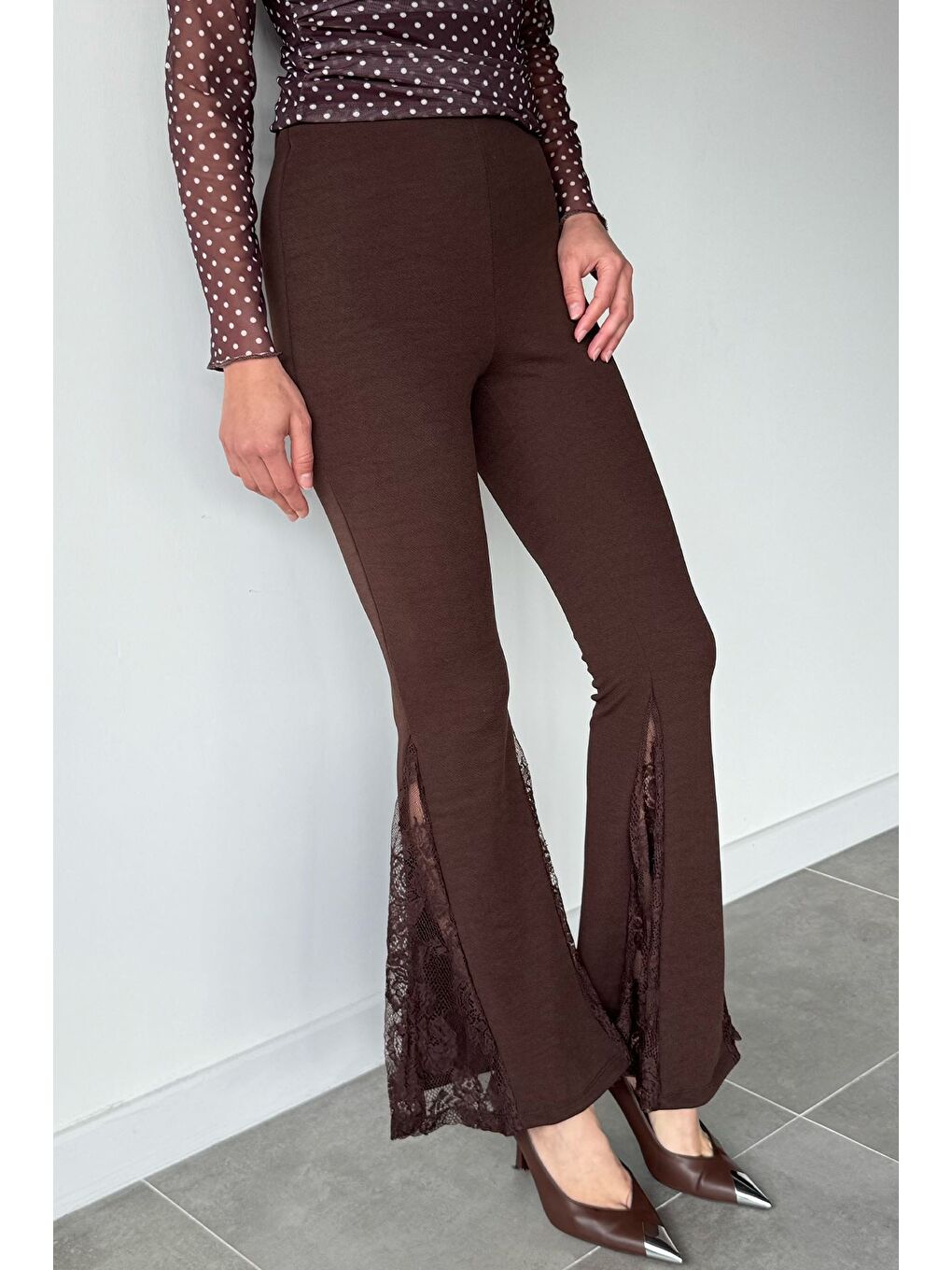 Kahverengi Kadın Dantelli İspanyol Paça Pantolon-1
