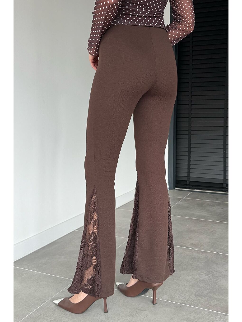 Kahverengi Kadın Dantelli İspanyol Paça Pantolon-3