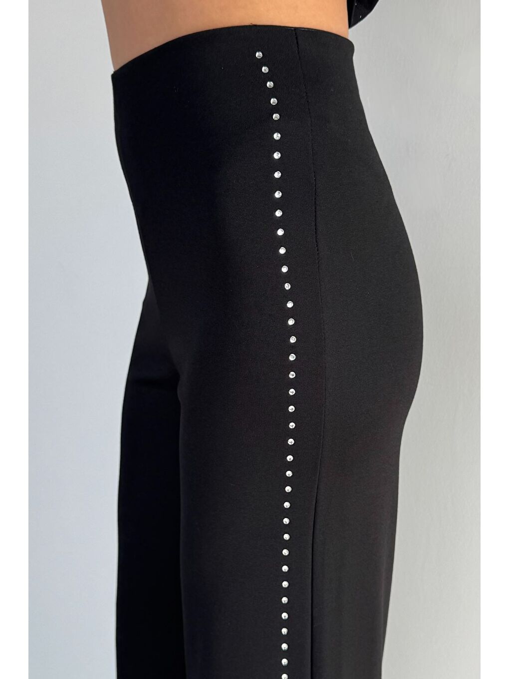 Siyah Kadın Bel Lastikli Taş İşlemeli Elastanlı Pantolon-3