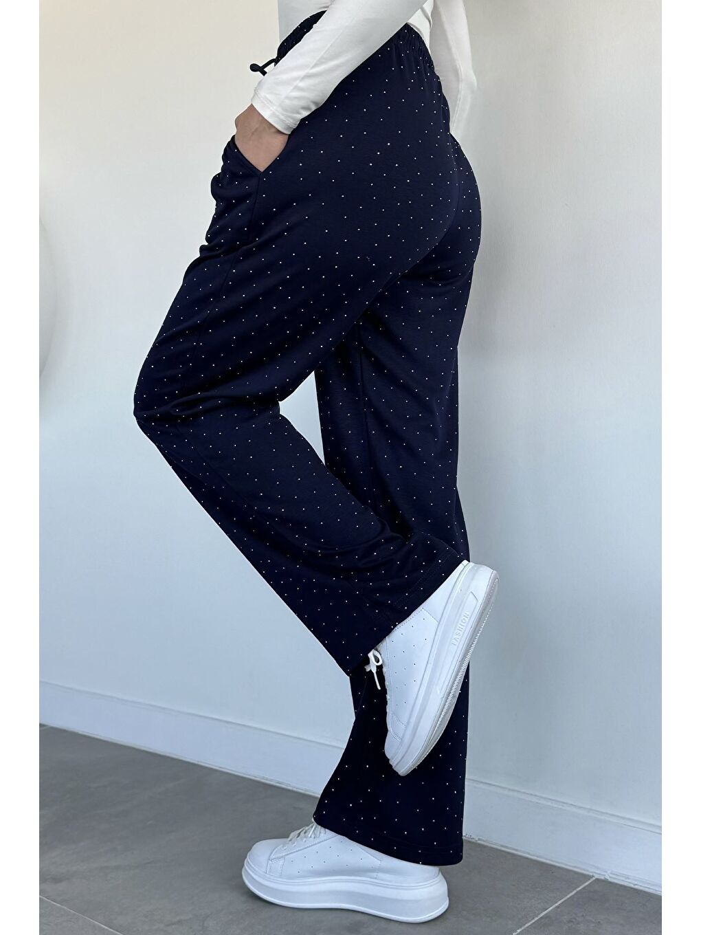 Lacivert Kadın Bel Lastikli Taş İşlemeli Pantolon-3