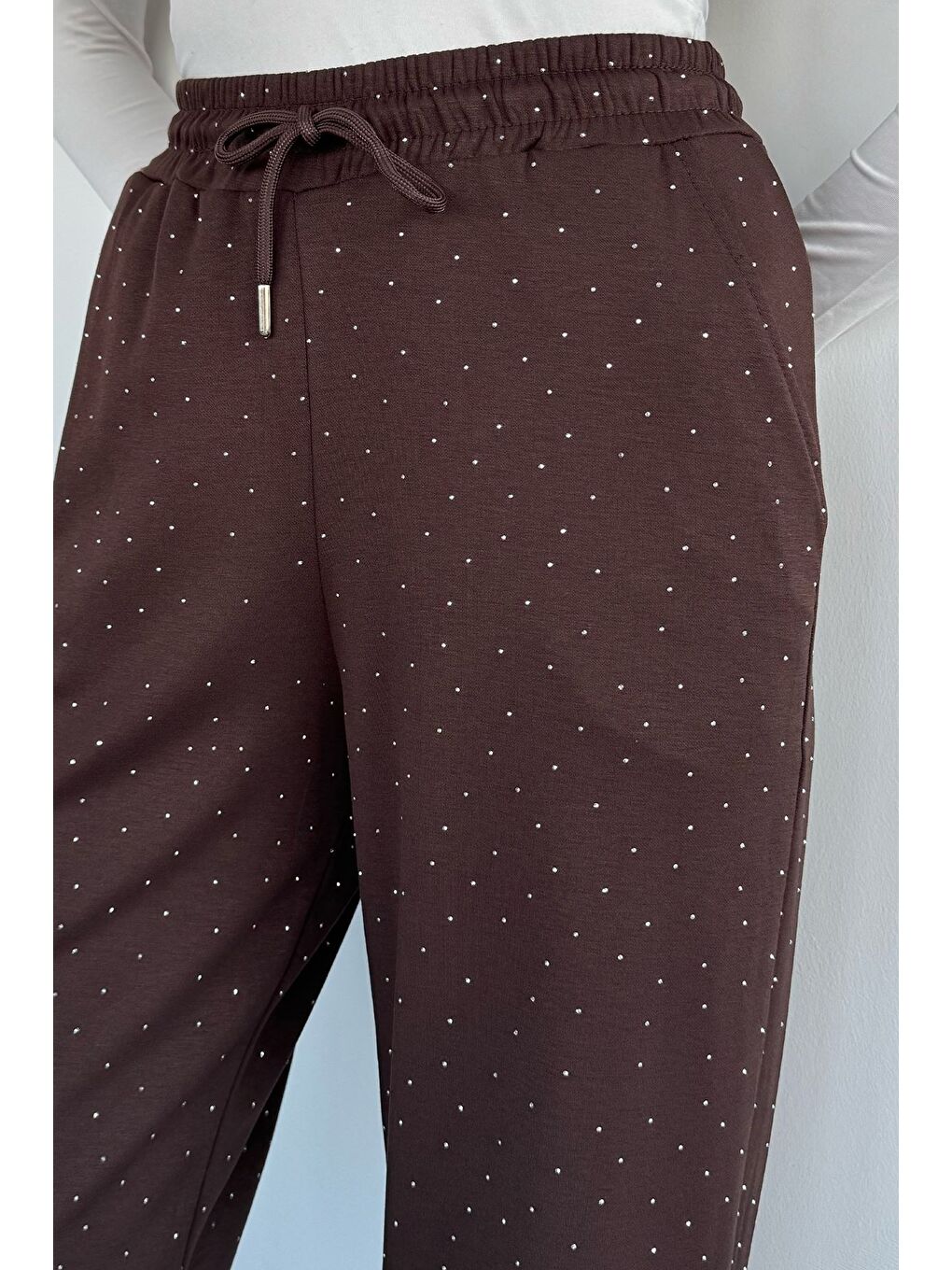 Kahverengi Kadın Bel Lastikli Taş İşlemeli Pantolon-2