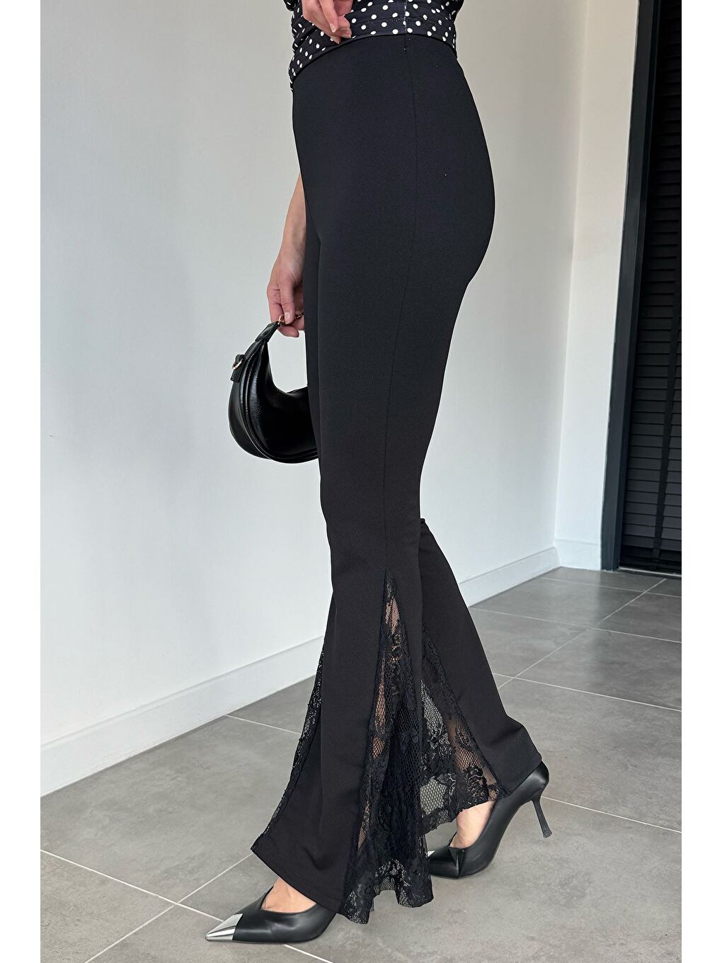 Siyah Kadın Dantelli İspanyol Paça Pantolon-1