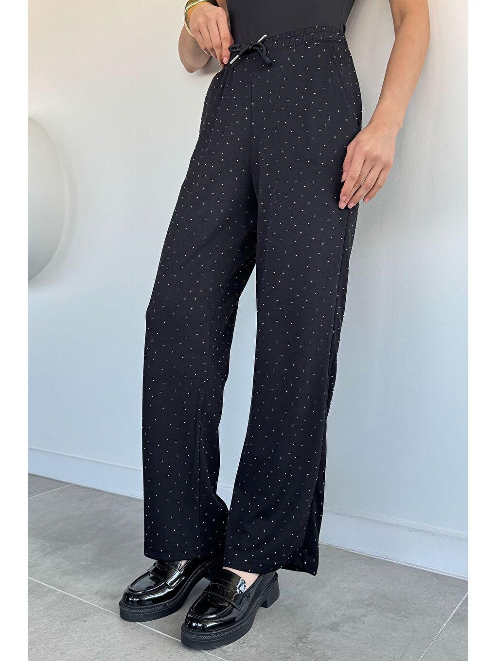 Siyah Kadın Bel Lastikli Taş İşlemeli Pantolon-1