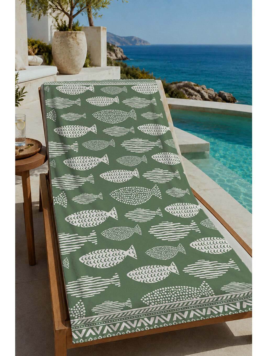 Haki Yeşil Beyaz Balık Desenli 70x150 Cm Dijital Baskılı Plaj Ve Banyo Havlusu