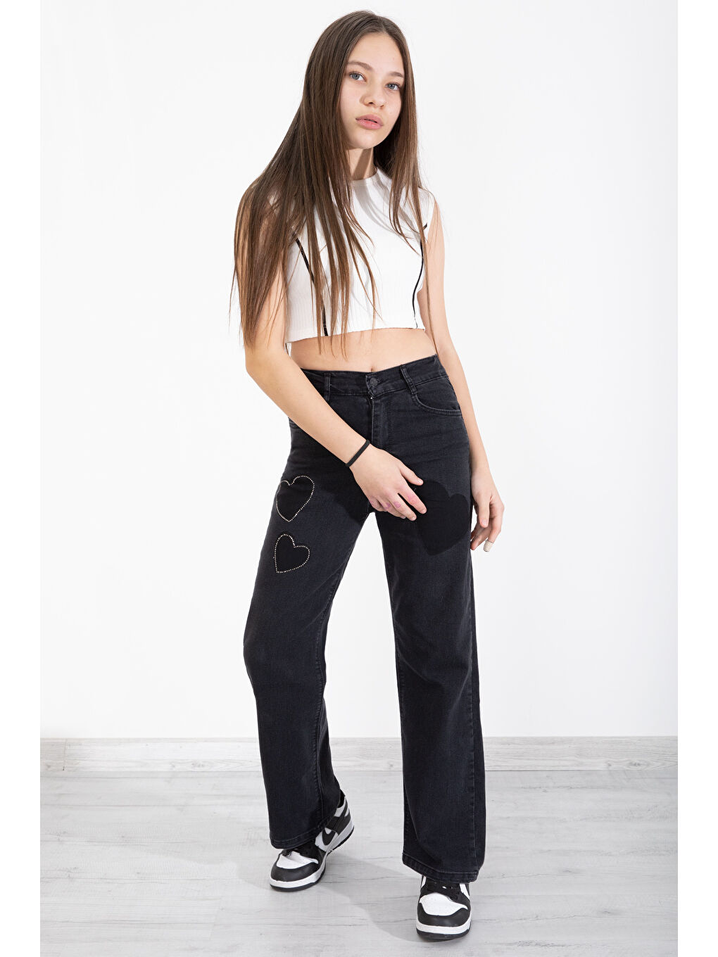 Siyah Beli Lastikli Geniş Paça Kalp Desenli Kız Çocuk Jean Pantolon 20407