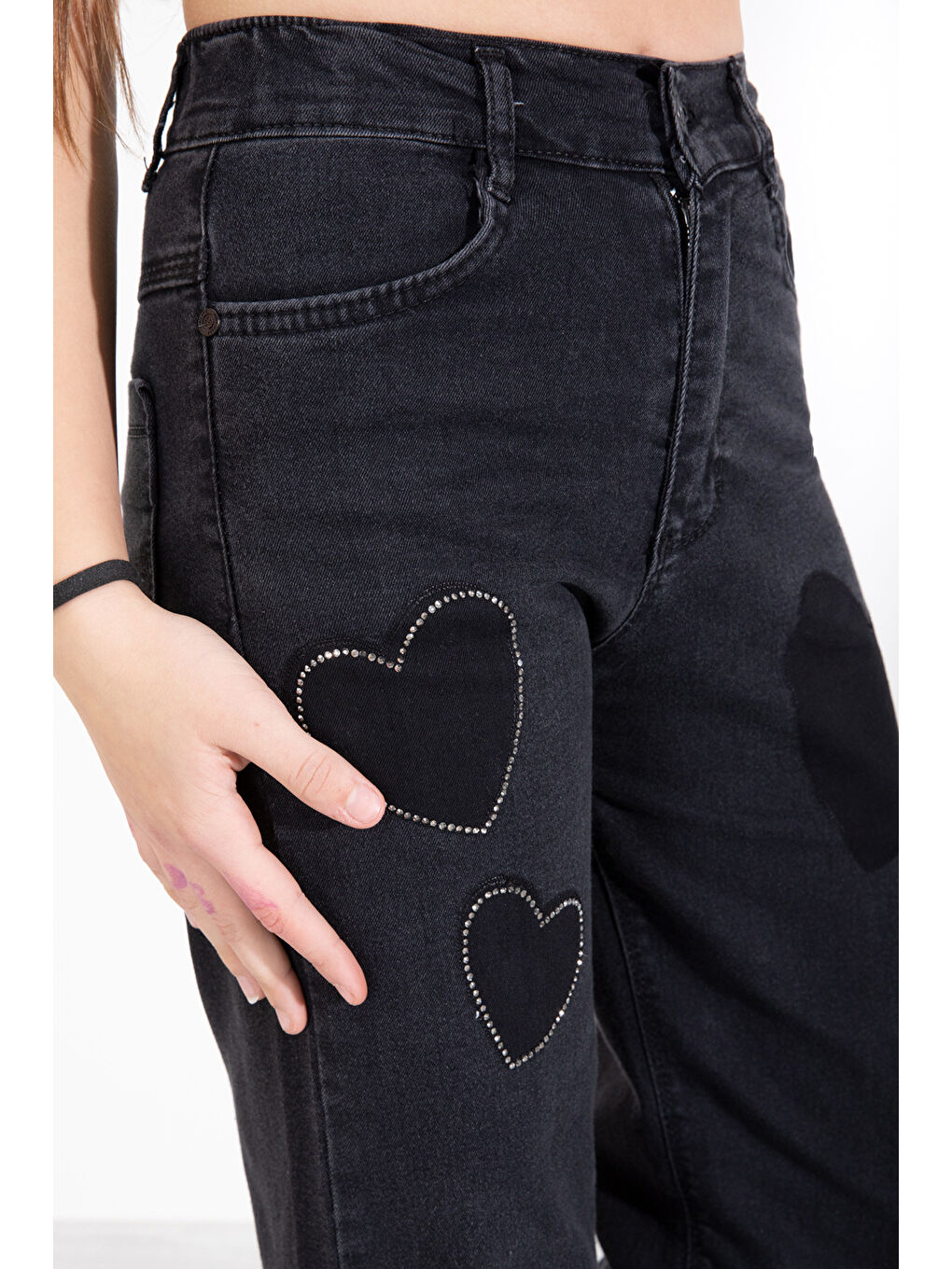 Siyah Beli Lastikli Geniş Paça Kalp Desenli Kız Çocuk Jean Pantolon 20407-4