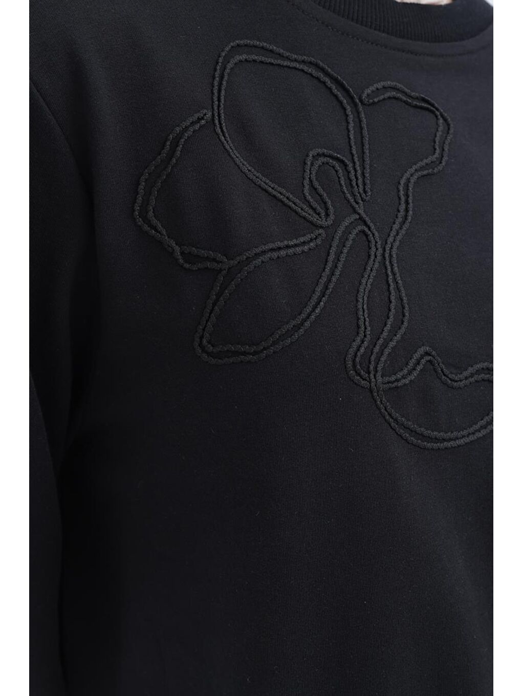 Siyah-Önü Nakış Detaylı Sweat-4