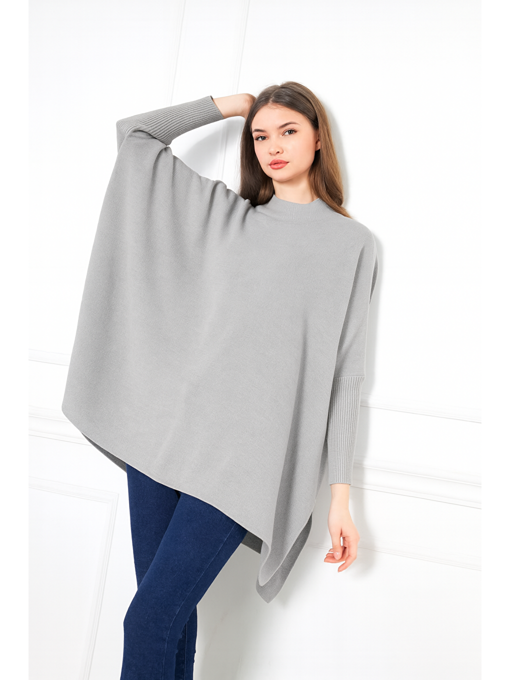 Gri Kadın Yandan Yırtmaçlı Oversize Panço Kazak