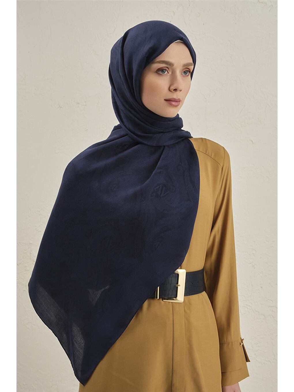 Lacivert Woolair Dalga Monogram Şal 1 02