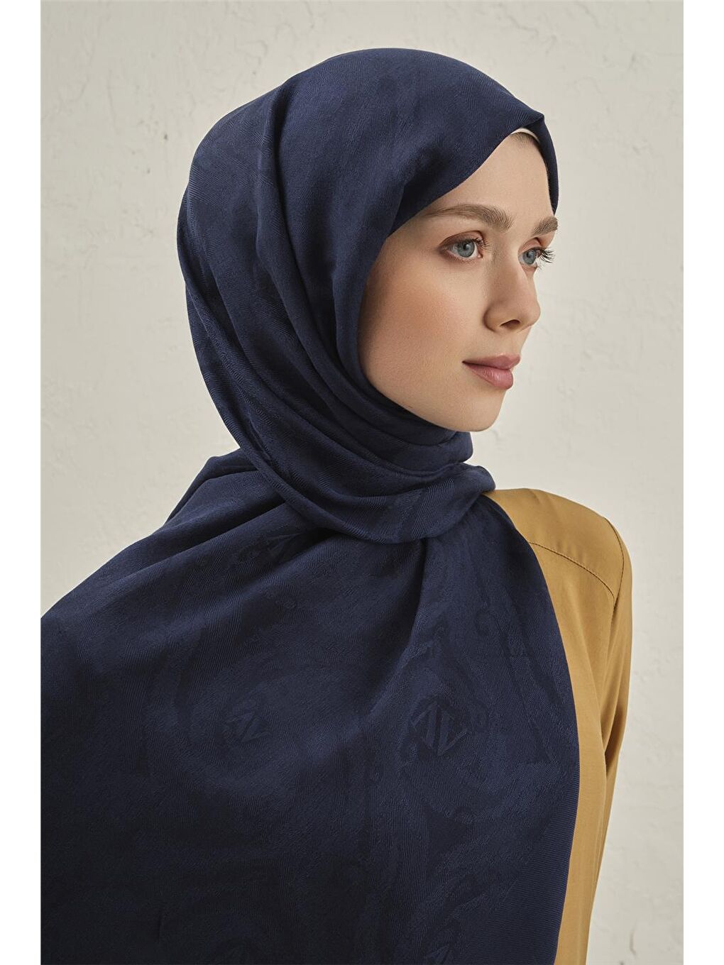 Lacivert Woolair Dalga Monogram Şal 1 02-3