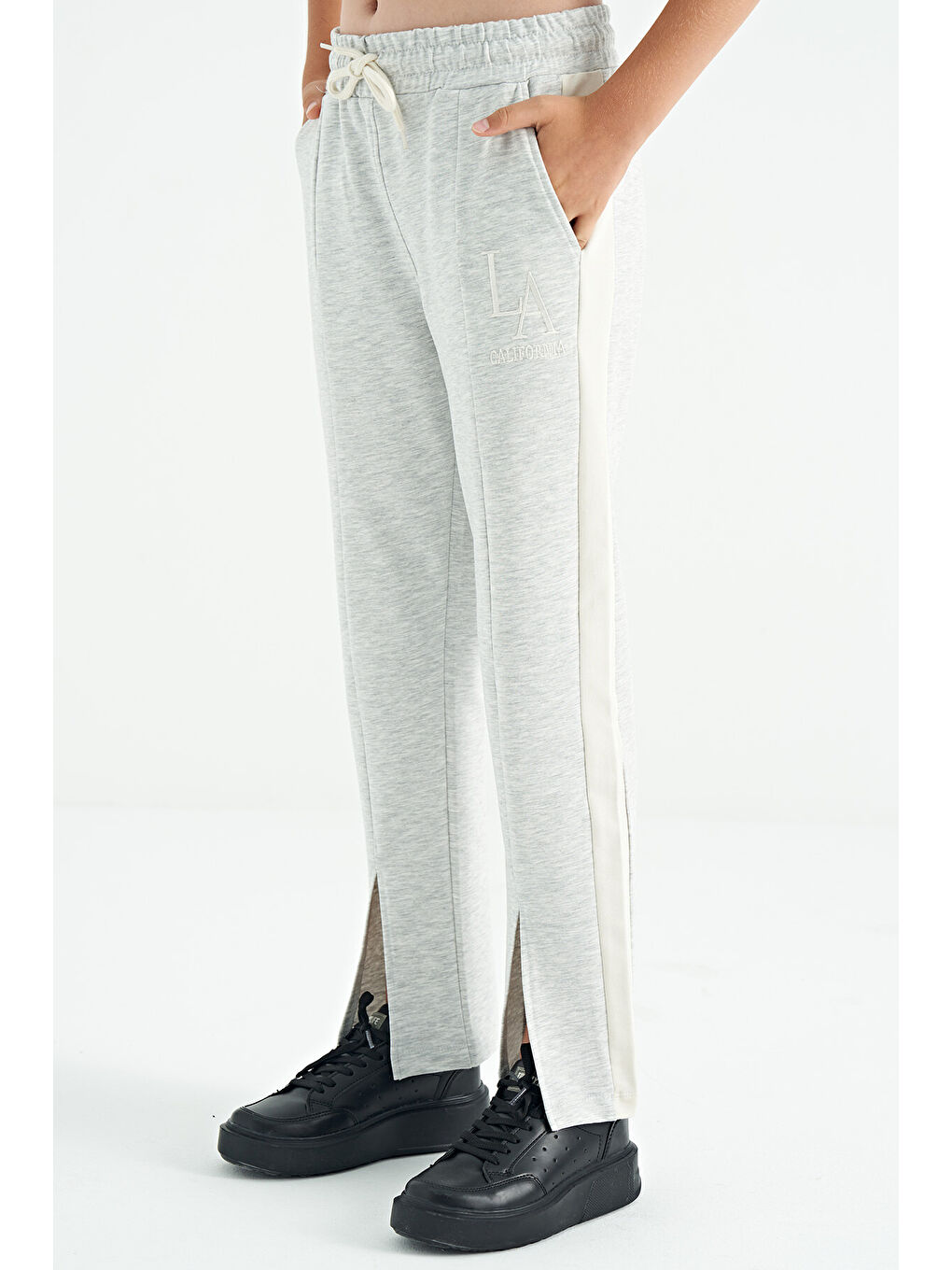 Beyaz Kar Melanj Yazı Nakış Detaylı Bağcıklı Rahat Kalıp Kız Çocuk Eşofman Alt - 75121-2