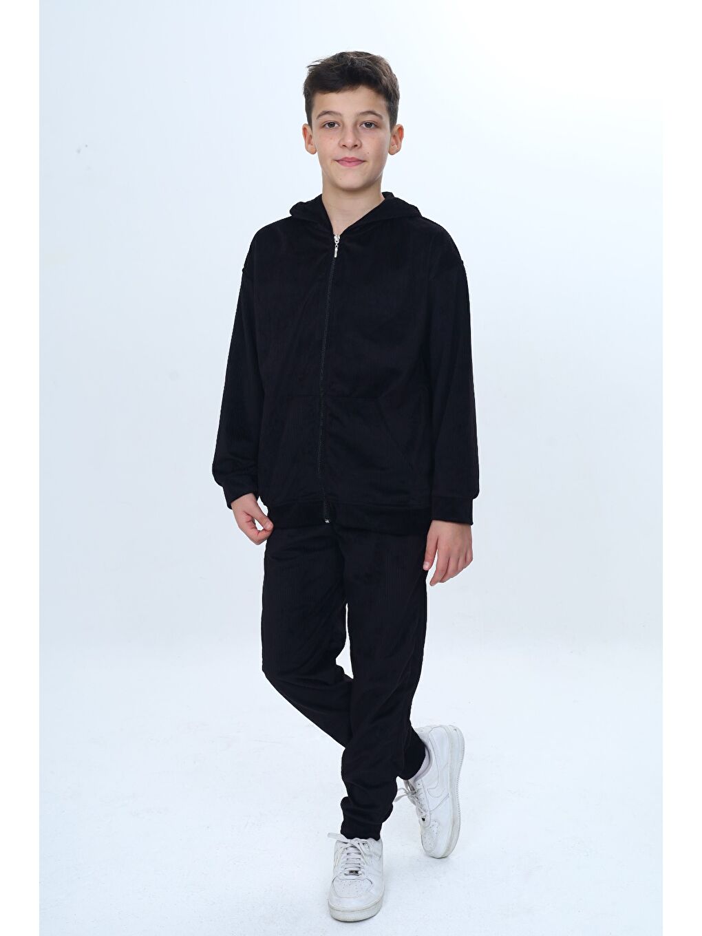 Siyah Erkek Çocuk 2'li Takım Kapüşonlu Fermuarlı Sweatshirt & Beli Paçası Lastikli Jogger Eşofman Altı - K