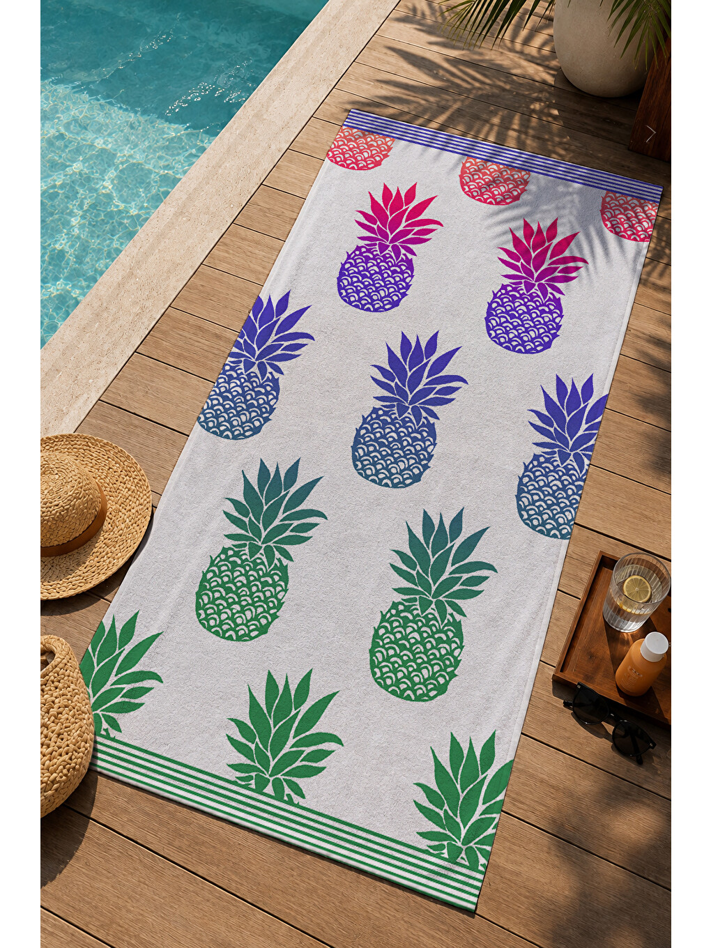 Beyaz Zemin Renkli Ananas Desenli 70x150 Cm Dijital Baskılı Plaj Ve Banyo Havlusu-2