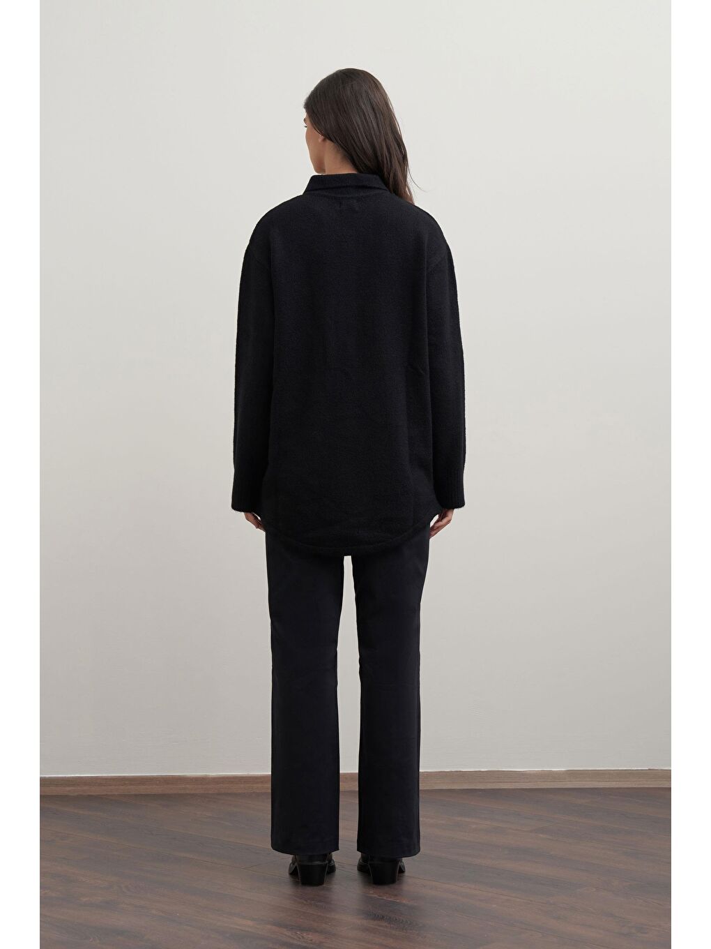 Siyah-Gold Dügmeli Yarım Patlı Kazak-1