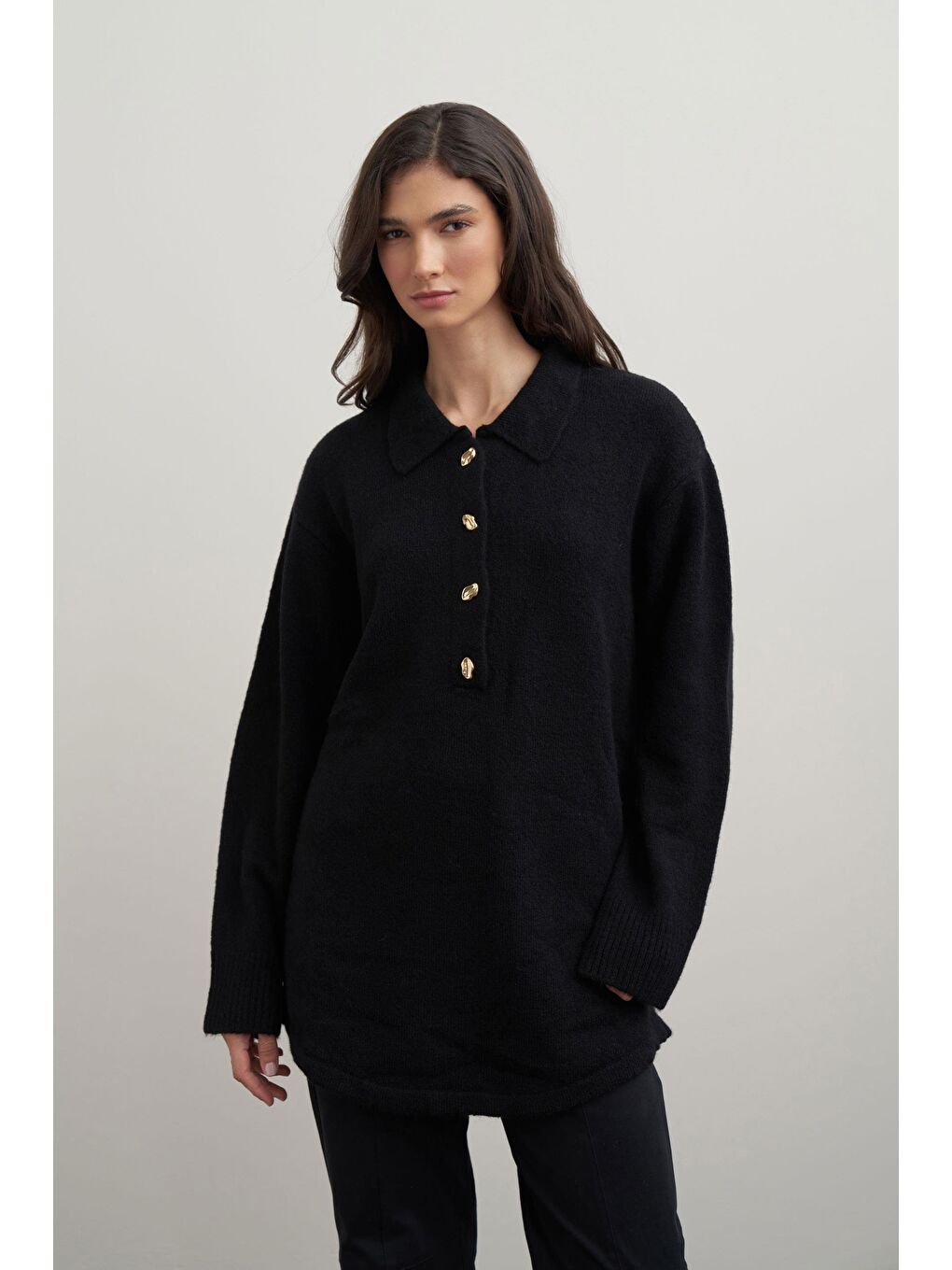 Siyah-Gold Dügmeli Yarım Patlı Kazak-3