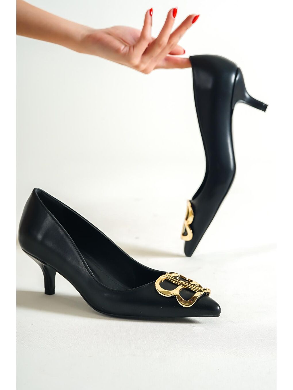 Siyah Orta Topuklu BB  Tokalı Sivri  Burunlu Stiletto-3