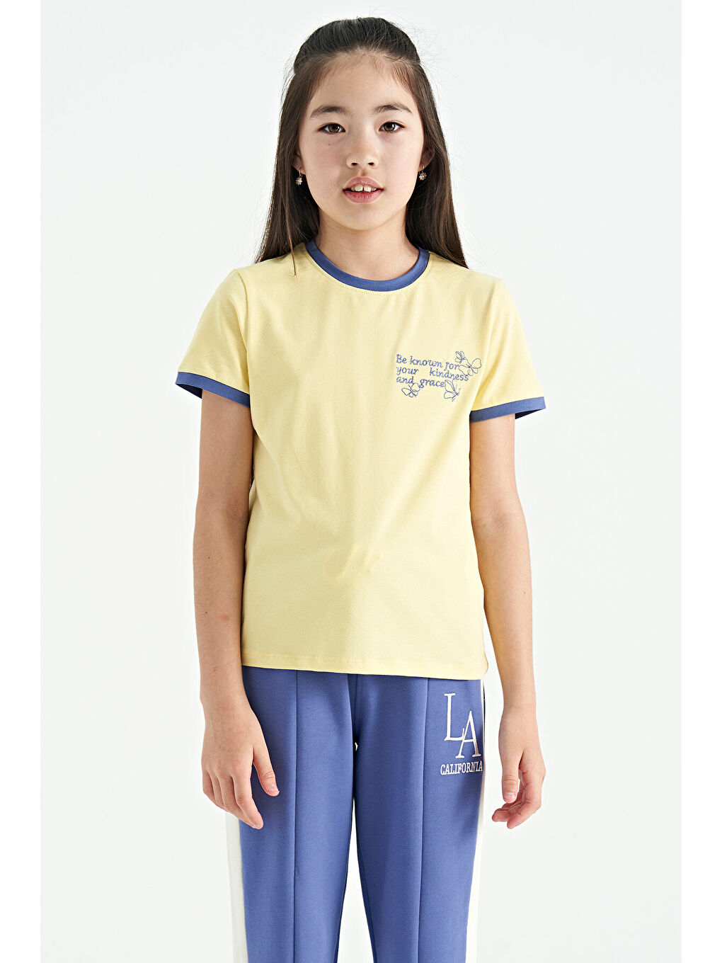 Sarı Minimal Yazı Baskılı O Yaka Rahat Form Kısa Kollu Kız Çocuk Tişört - 75110