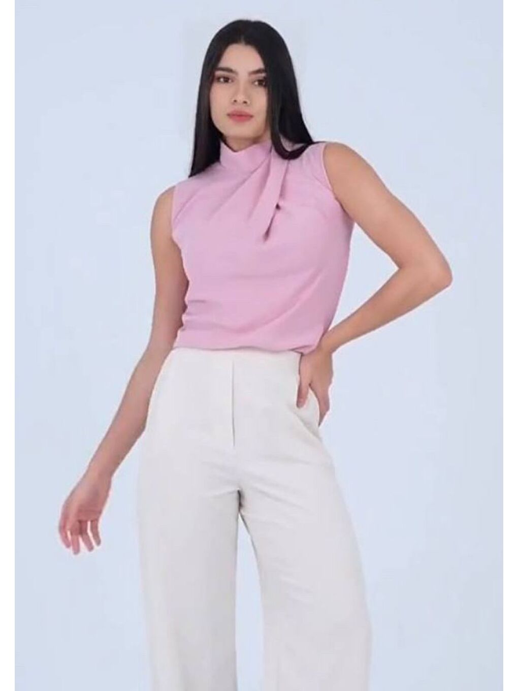 Pembe Boğazlı İç Göstermeyen Sıfır Kol Kadın Gömleği