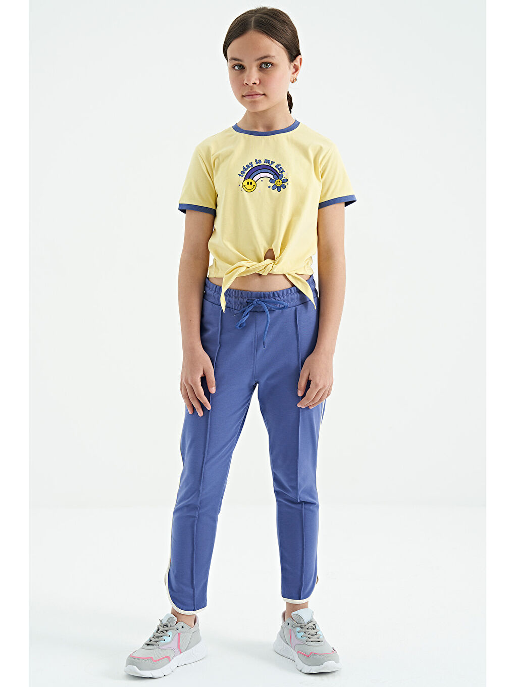 Sarı Baskı Detaylı O Yaka Çok Renkli Bağlama Detaylı Kız Çocuk Tişört - 75113-6