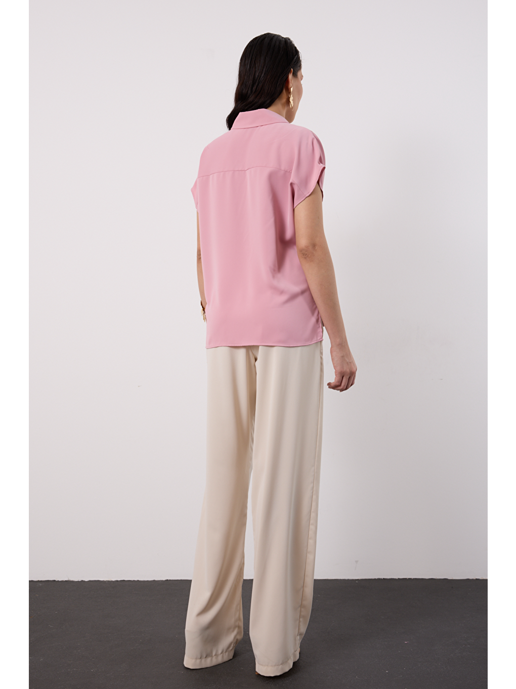 Pembe İç Göstermeyenı Kısa Kollu Kadın Gömleği-3